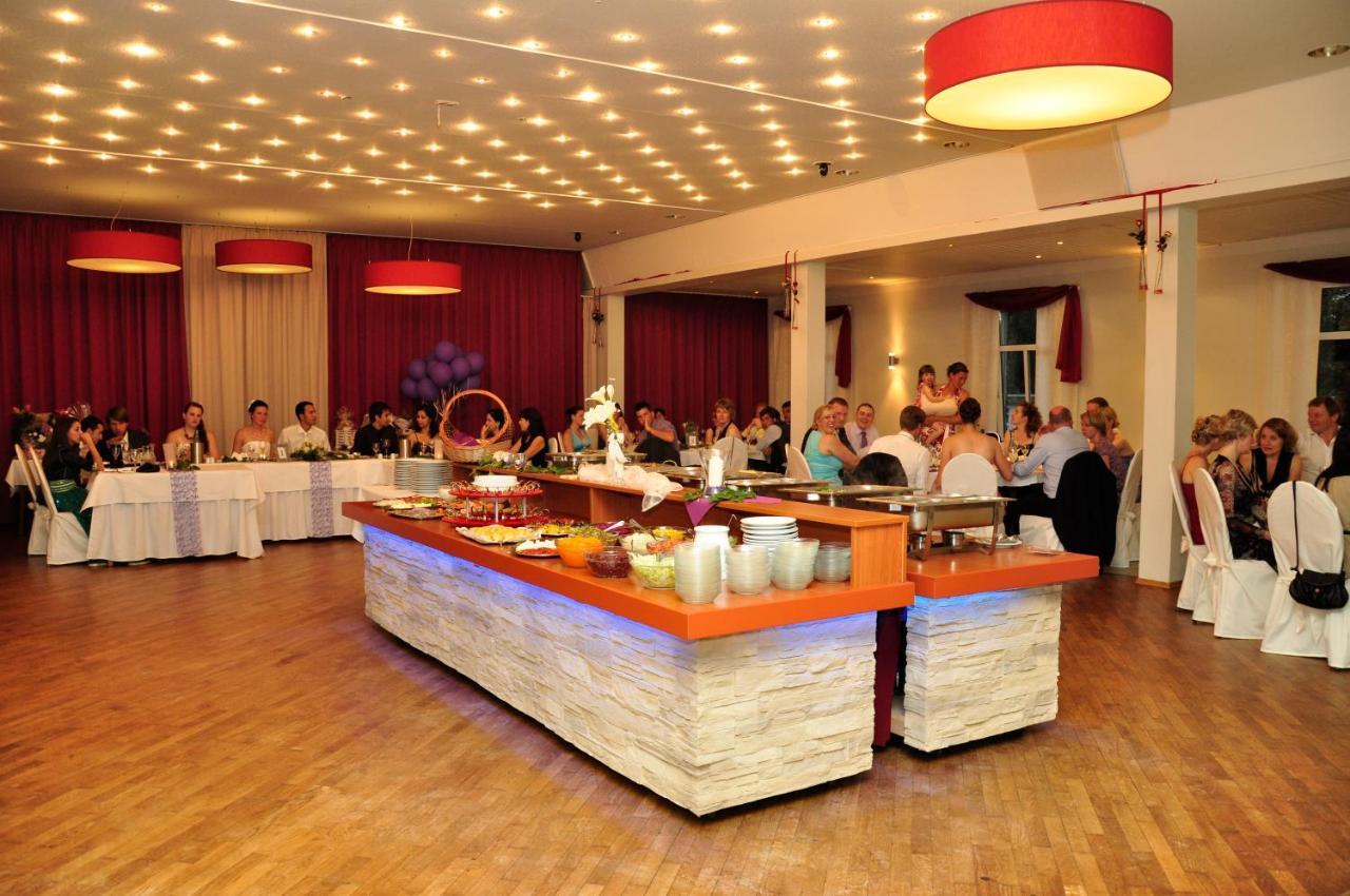 Hotel & Restaurant Zum Deutschen Hause Kirchhatten Экстерьер фото